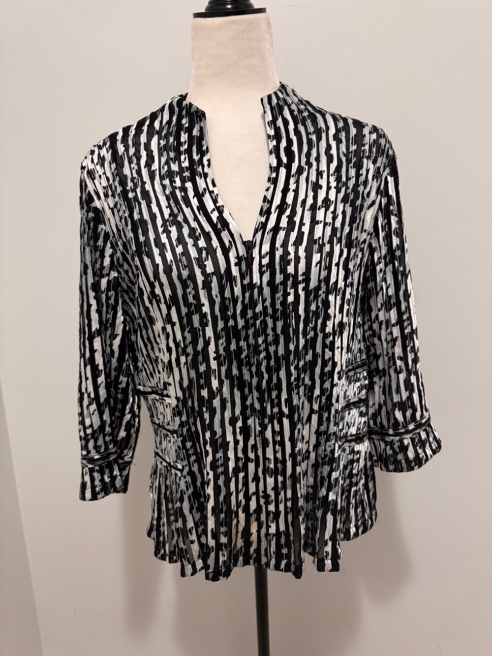 Black/White Vertical Print Jacket  Full Zipper 3/4 Sleeve Shutter Pleats Sz M/L - Picture 2 of 16